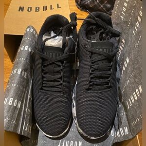 NOBULL Trainer+ low in black wild size 8.5 in women’s